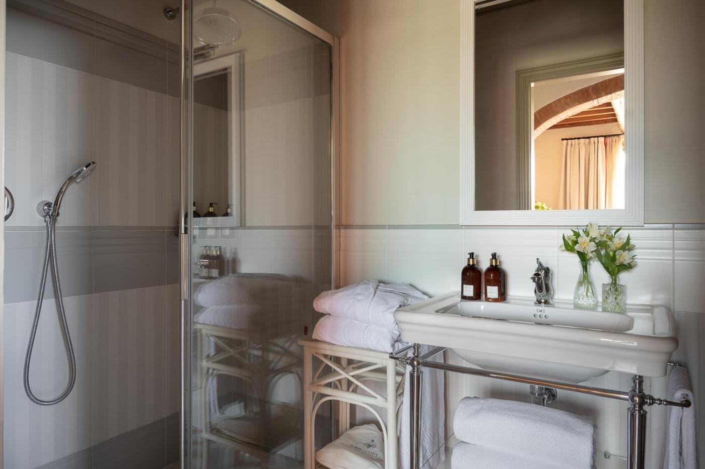 Torre A Cona Wine Estate Hotel San Donato in Collina